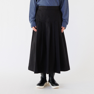 STRETCH TWILL ZIPPERED TUCK TUCK FLARE SKIRT／ZUTTO / Shop ZUTTO