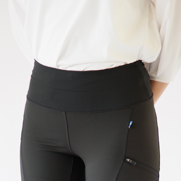 ウエスト部分の幅が広く快適