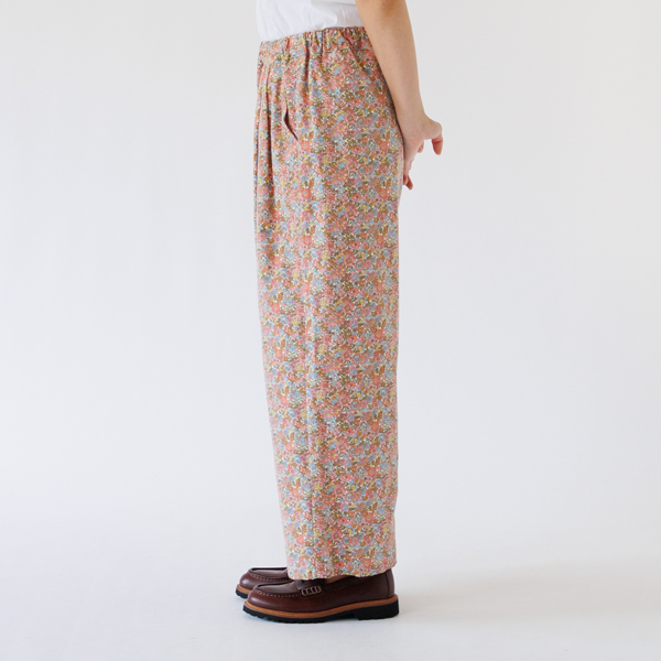 LIBERTY コーデュロイパンツ(Nell Annie and May)身長:163cm LIBERTY コーデュロイパンツ(Nell Annie and May)身長:163cm