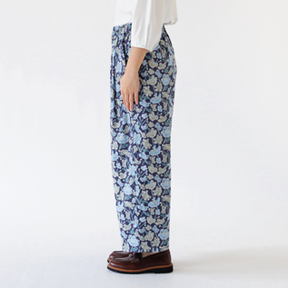 LIBERTY コーデュロイイージーパンツ(Louies Poppies)身長163cm LIBERTY コーデュロイイージーパンツ(Louies Poppies)身長163cm