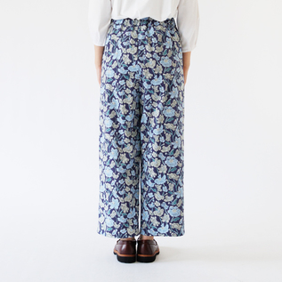 LIBERTY コーデュロイイージーパンツ(Louies Poppies)身長163cm LIBERTY コーデュロイイージーパンツ(Louies Poppies)身長163cm