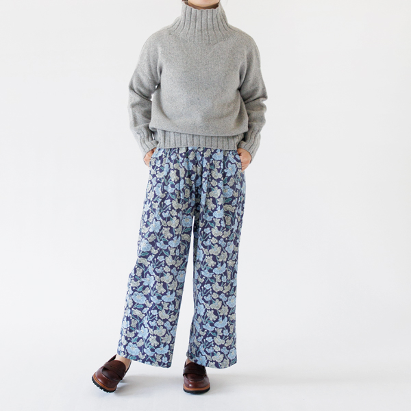 シンプルなトップスに合わせて 身長:163cm シンプルなトップスに合わせて 身長:163cm