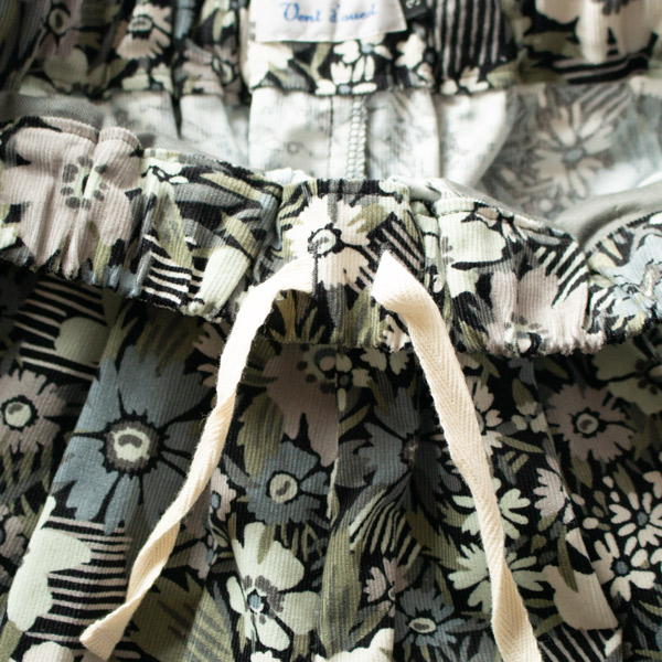 裏地無しですが透ける心配はありません 裏地無しですが透ける心配はありません