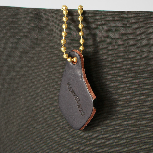 ブランドキーホルダー(CHARCOAL) ブランドキーホルダー(CHARCOAL)