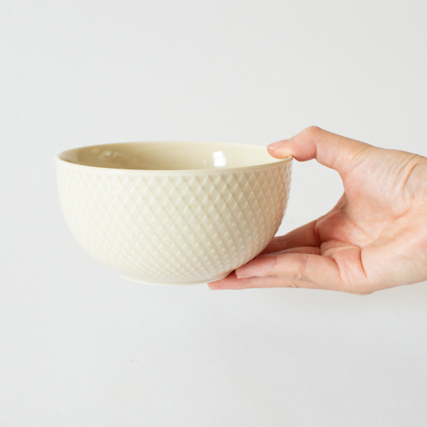 ご飯茶碗よりも少し大きめのサイズ(13cm) ご飯茶碗よりも少し大きめのサイズ(13cm)