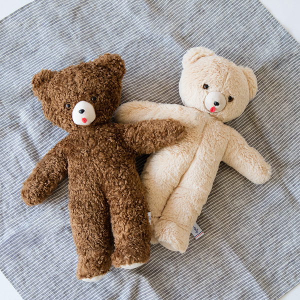 いつでもそばに寄り添ってくれる存在に(左からVINTAGE FONCE、BEIGE) いつでもそばに寄り添ってくれる存在に(左からVINTAGE FONCE、BEIGE)