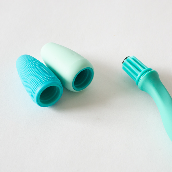 スムースタイプと凹凸の二つのヘッド スムースタイプと凹凸の二つのヘッド