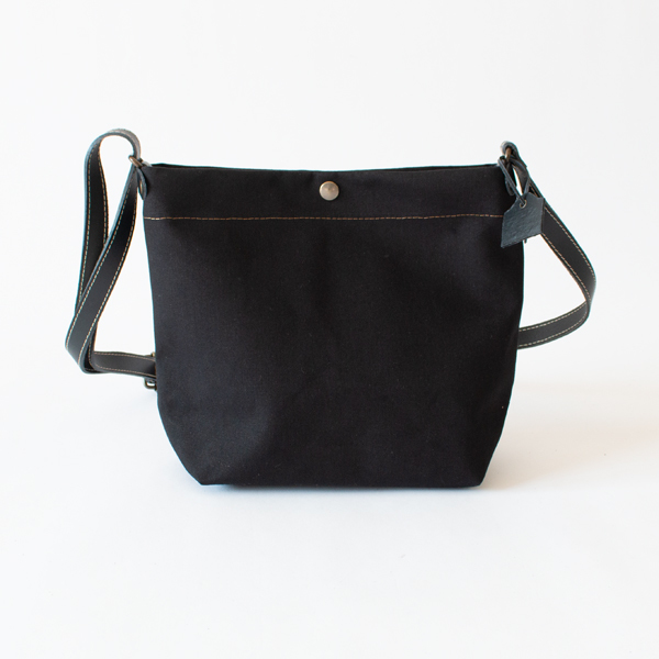 ショルダーバッグ (BLACK)
