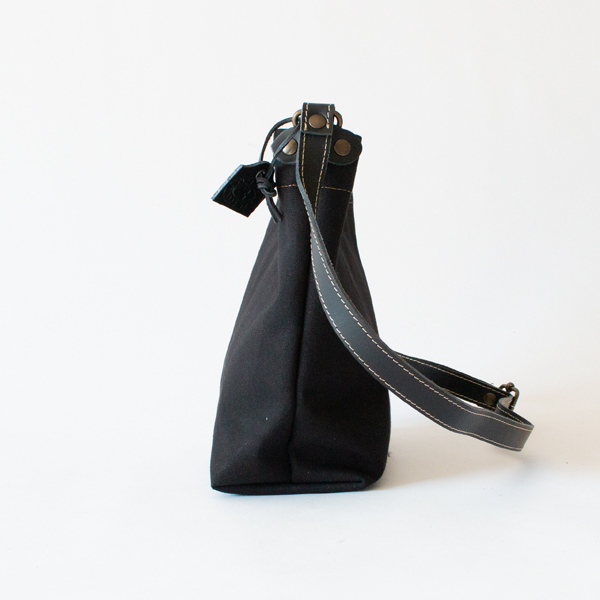 ショルダーバッグ (BLACK) ショルダーバッグ (BLACK)