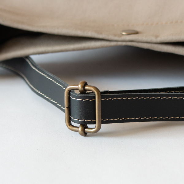 ショルダーは長さ調節可能 (GALET) ショルダーは長さ調節可能 (GALET)