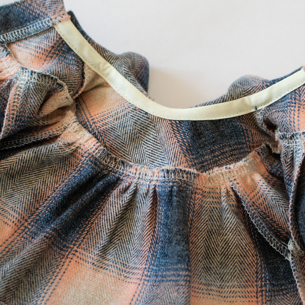 子供服と同様に、細部まできちんと作られています。 子供服と同様に、細部まできちんと作られています。