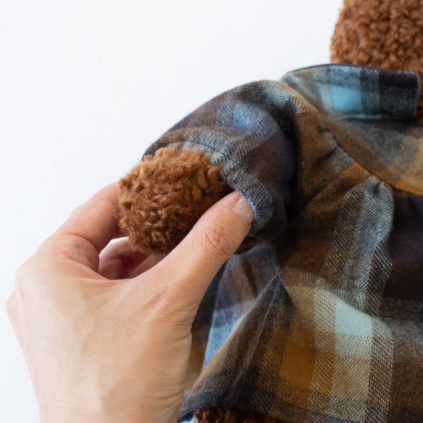 袖口にはゴム入り。 袖口にはゴム入り。