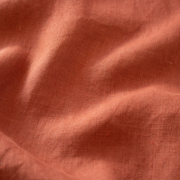 使い込めば使い込むほど革のように馴染むリネン