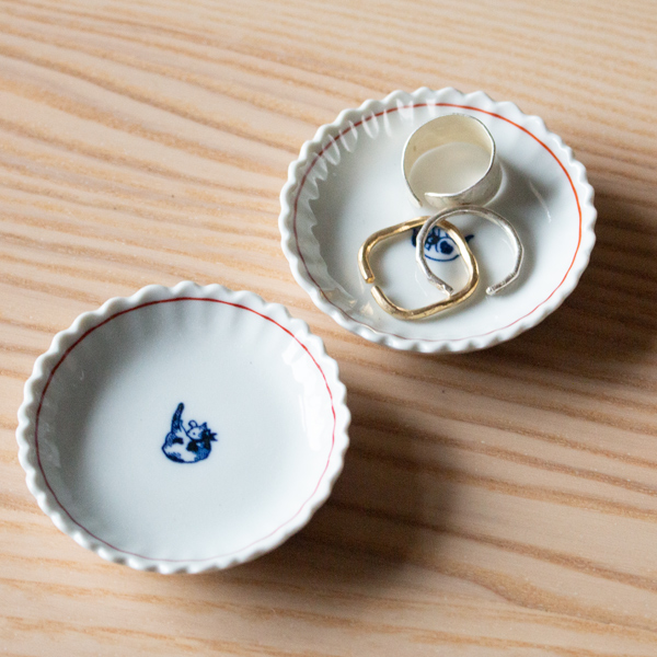 使わない時は小物入れにも