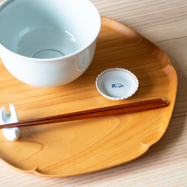 お醤油やお塩、薬味をのせるための、天草陶石を使い作られたお手塩皿