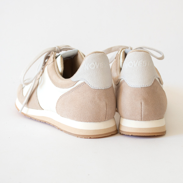 シーズンごとに登場する限定色の中でも使いやすいベーシックなカラーです。