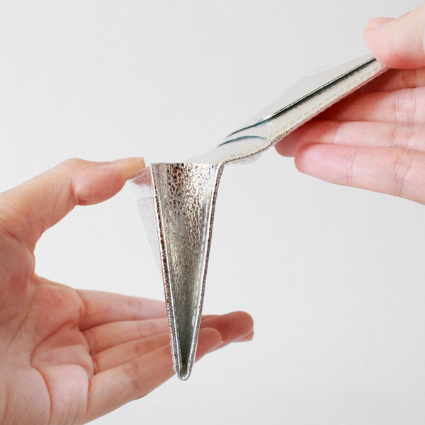 とても薄手で、ミニお財布代わりにするにも(カードケース)