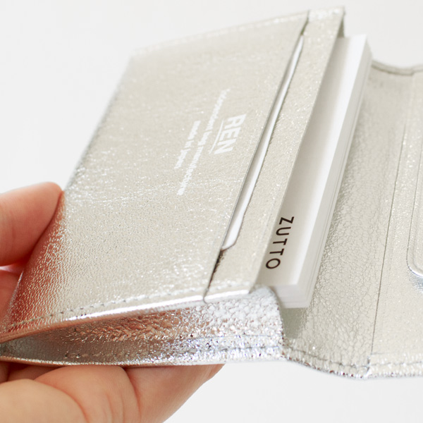 名刺もしっかり入ります(カードケース)