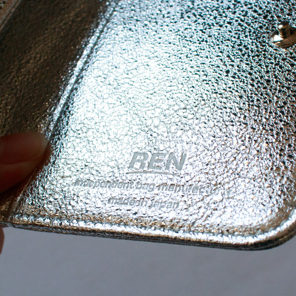 グリッターの輝き(ポストマンウォレットS)