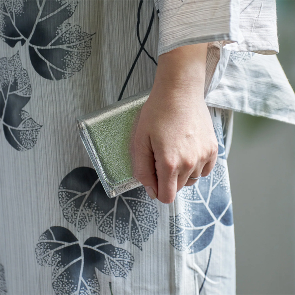 持っているだけでも美しい(ポストマンウォレットS)