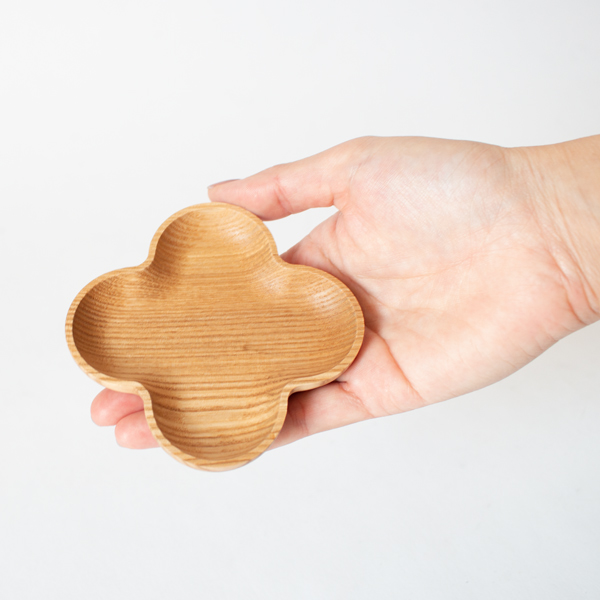 花の豆皿(ハナミズキ)