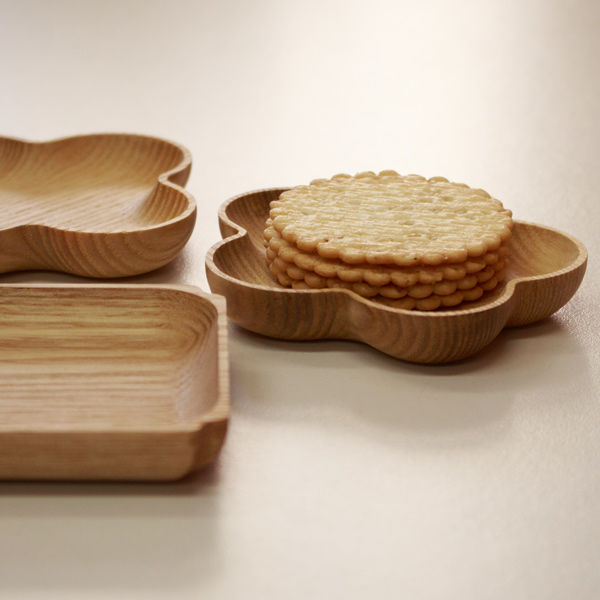 普段の食卓や、お菓子皿としても