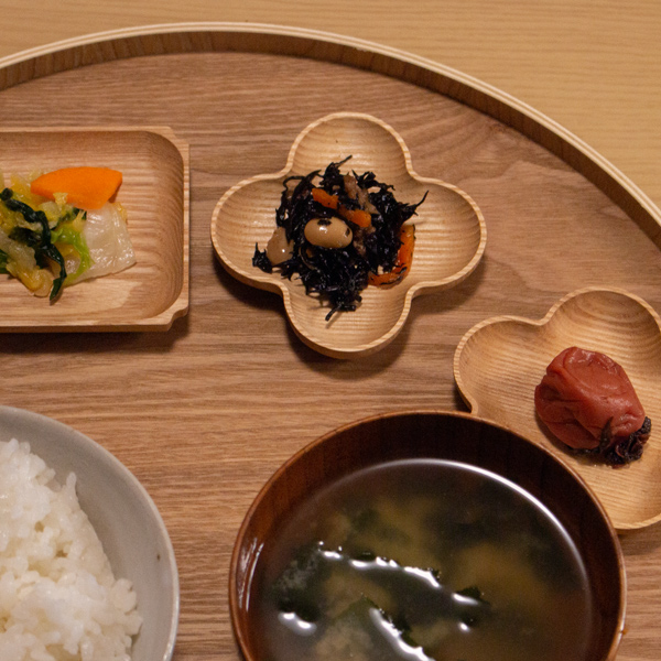 軽くて割れないので、とても気楽に使えます