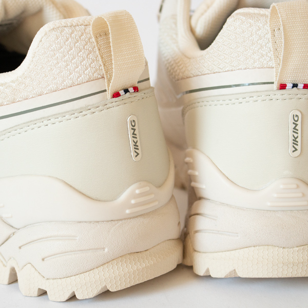 さりげないノルウェー国旗のアクセント(CREAM) さりげないノルウェー国旗のアクセント(CREAM)