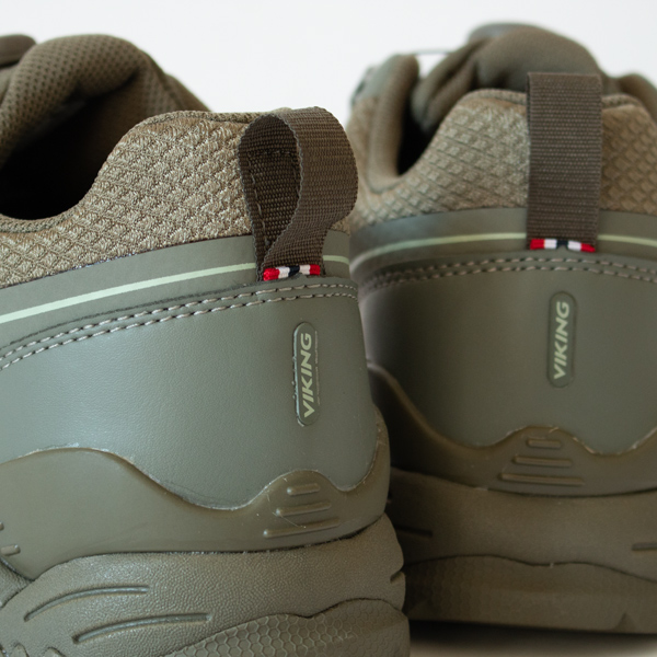 さりげないノルウェー国旗のアクセント(OLIVE) さりげないノルウェー国旗のアクセント(OLIVE)