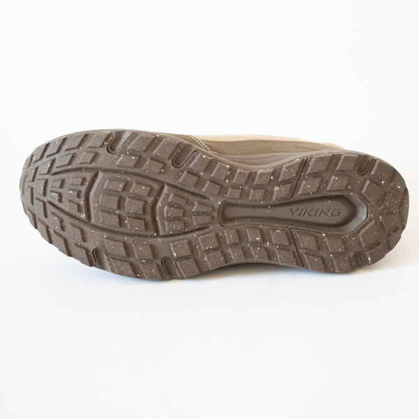 地面をしっかりグリップ(CEMENT) 地面をしっかりグリップ(CEMENT)