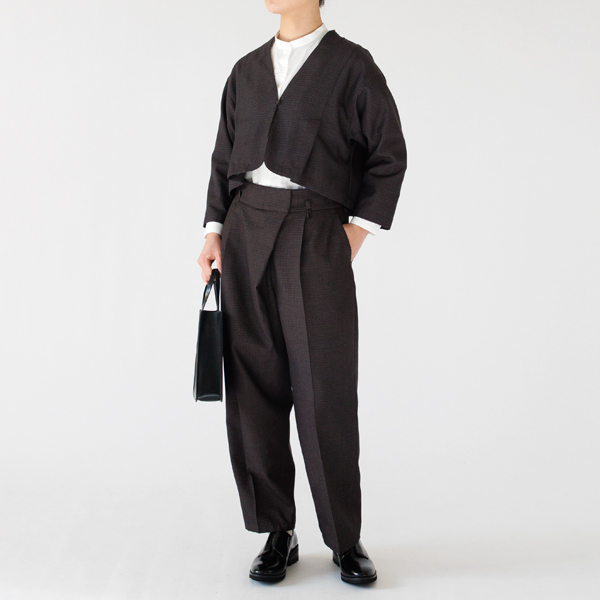 ボレロとのセットアップ。身長163cm(スミグレー/2)