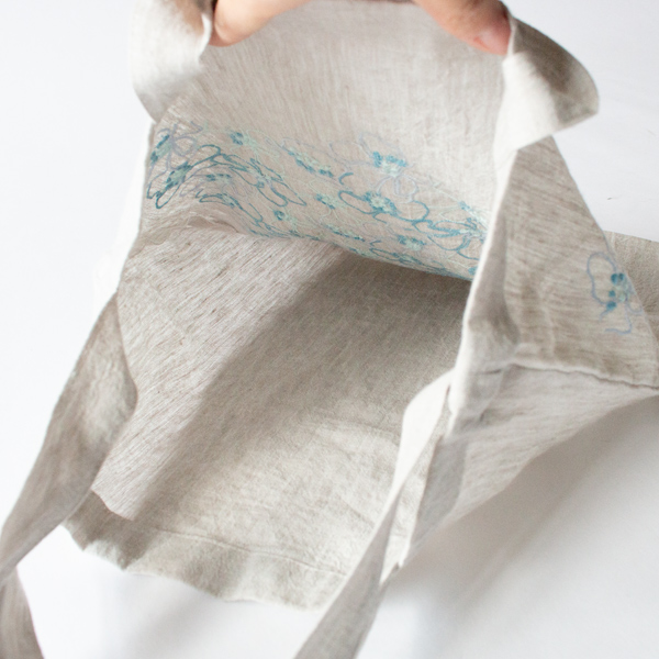 バッグの内側(ポケットはありません) バッグの内側(ポケットはありません)