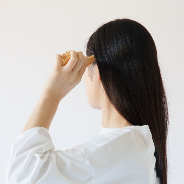 ハンドルの先で軽く押して