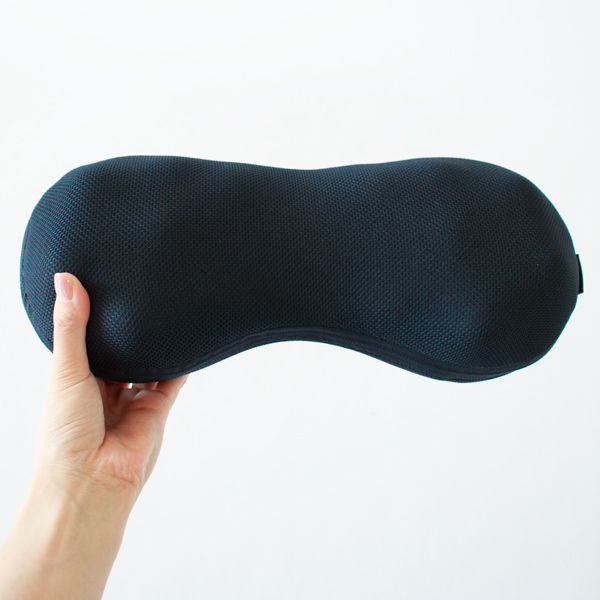 当てる位置を背中・腰・お尻へと少しずつ変えることで、腰以外の部位にもお使いいただけます。 当てる位置を背中・腰・お尻へと少しずつ変えることで、腰以外の部位にもお使いいただけます。