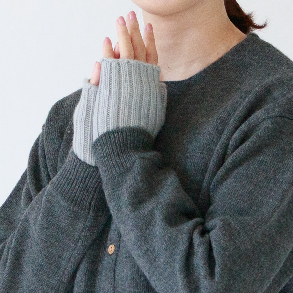カシミヤリブリストウォーマー(LIGHT GREY)