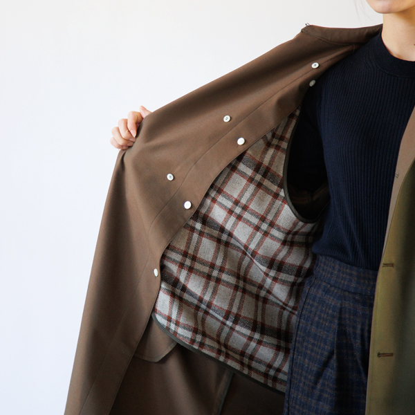 取り外し可能な尾州の毛織物「毛七」ブランドのウールライナーが付属しています(ソラーログリーン)