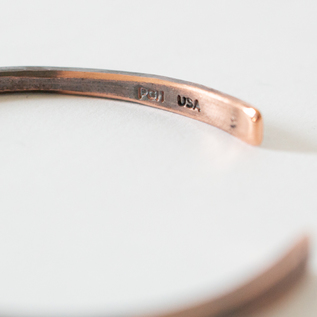 UNISEXバングル STUDEBAKER Fineline CLASSIC CUFF WORK PATINA