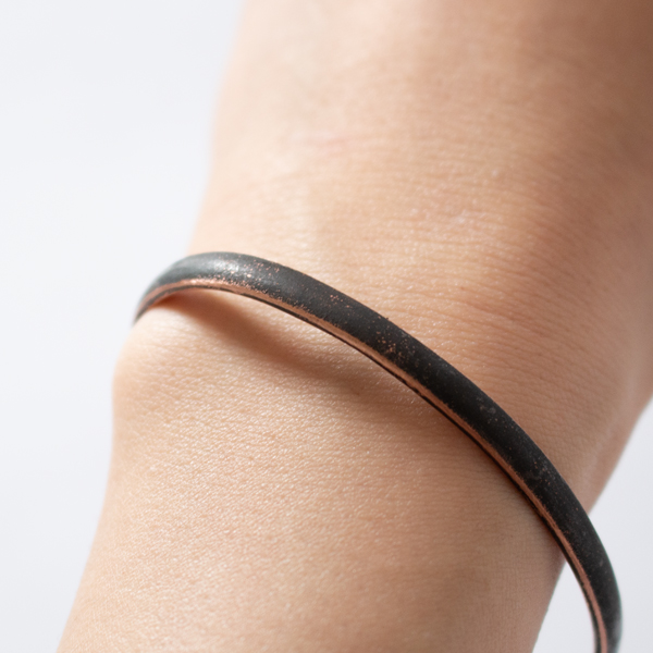 UNISEXバングル STUDEBAKER Fineline LODGE CUFF WORK PATINA(COPPER-M) UNISEXバングル STUDEBAKER Fineline LODGE CUFF WORK PATINA(COPPER-M)