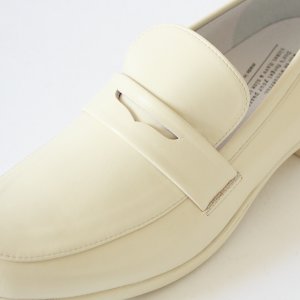 柔らかなレザーが足に馴染みます 柔らかなレザーが足に馴染みます