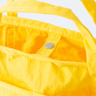 開け口はスナップボタン(YELLOW) 開け口はスナップボタン(YELLOW)