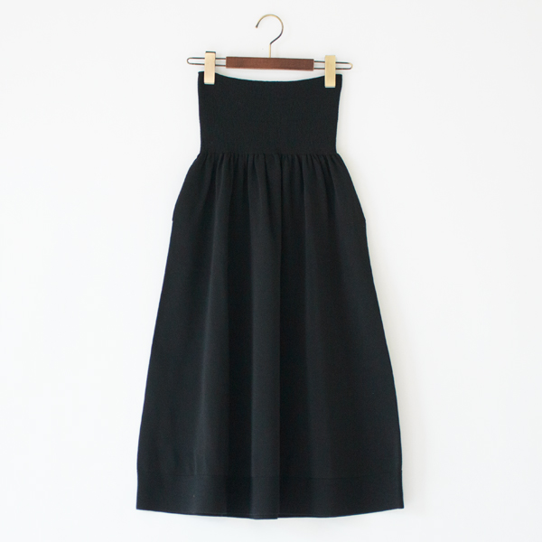 おなかをつつむ のびるニットロングスカート ポケット付き（BLACK）