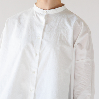 すっきりとした首周り(身長163cm・WHITE) すっきりとした首周り(身長163cm・WHITE)