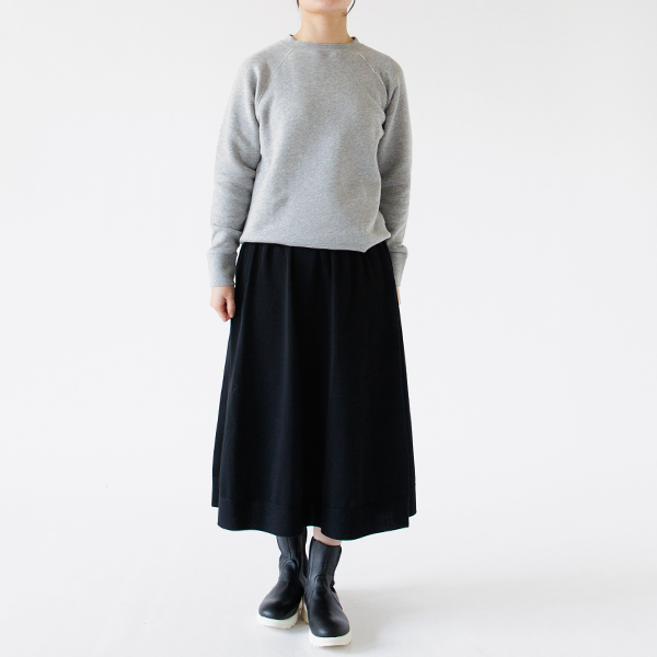 スカートにも合わせて スカートにも合わせて