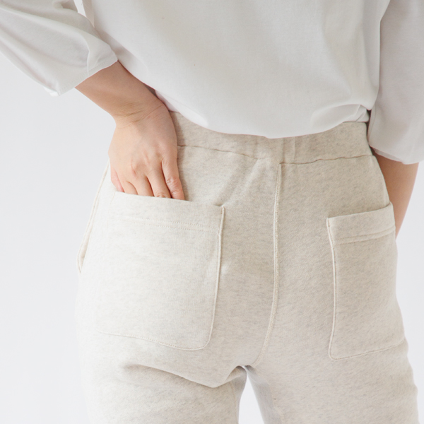 お尻にポケット二つ