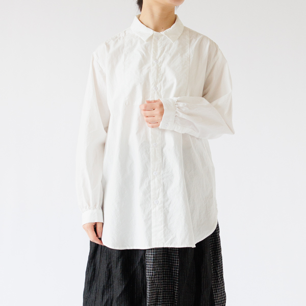 身長163cm・OFF WHITE