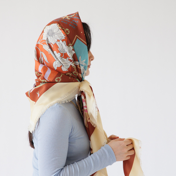 ヘッドスカーフにしたり