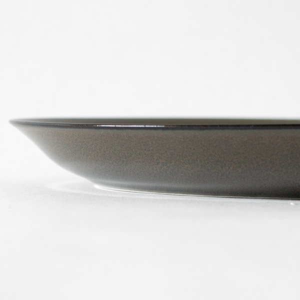 多少の汁けも受け止められる深さ(220mm/Tenmoku(テンモク)) 多少の汁けも受け止められる深さ(220mm/Tenmoku(テンモク))