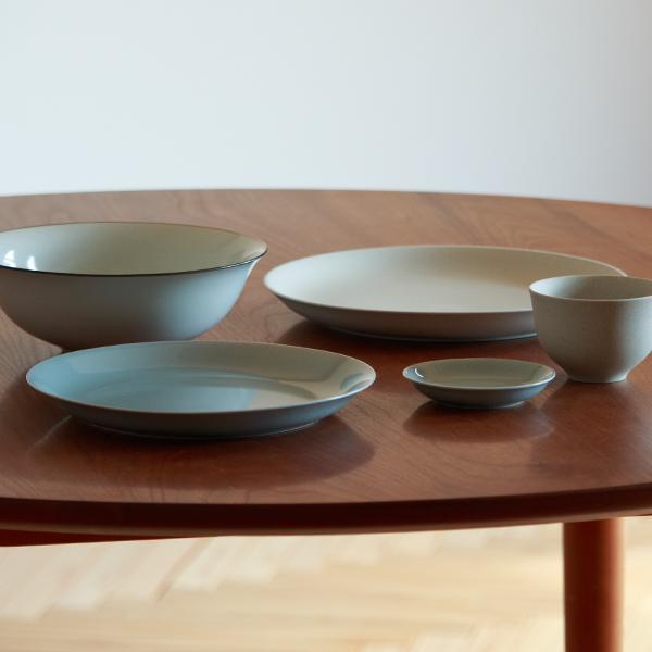 色違いや形違いで揃えれば統一感のある食卓を作れます。 色違いや形違いで揃えれば統一感のある食卓を作れます。