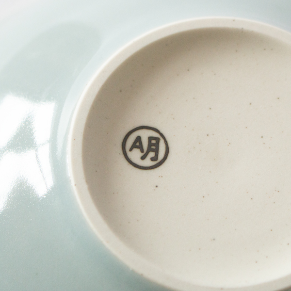 裏面にはロゴの刻印入り。 裏面にはロゴの刻印入り。