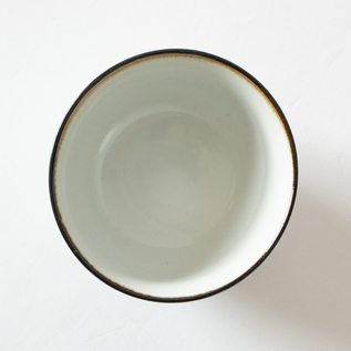 Edged White（フチサビ）